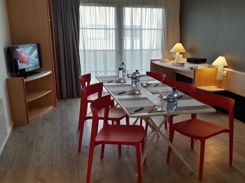 Ibis Nantes Treillieres Hotel Exterior foto